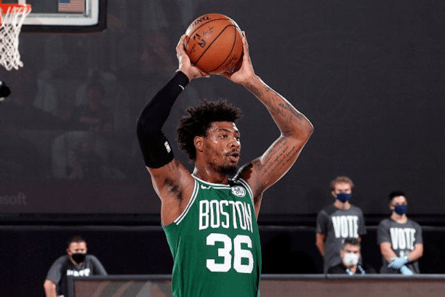  塔图姆末节爆发绿军加时险胜雄鹿