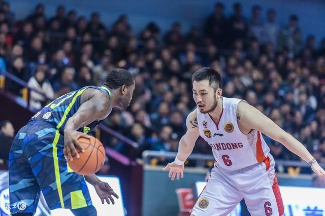  山东高速全员皆兵，团队篮球击溃广东队