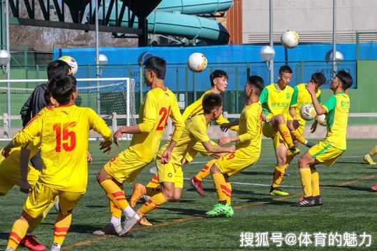 赛前训练开放日,球迷零距离接触球星