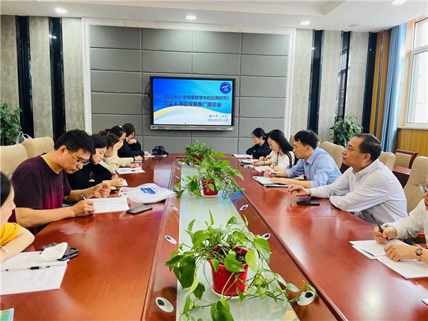  电竞明星走进校园，推广普及成效显著